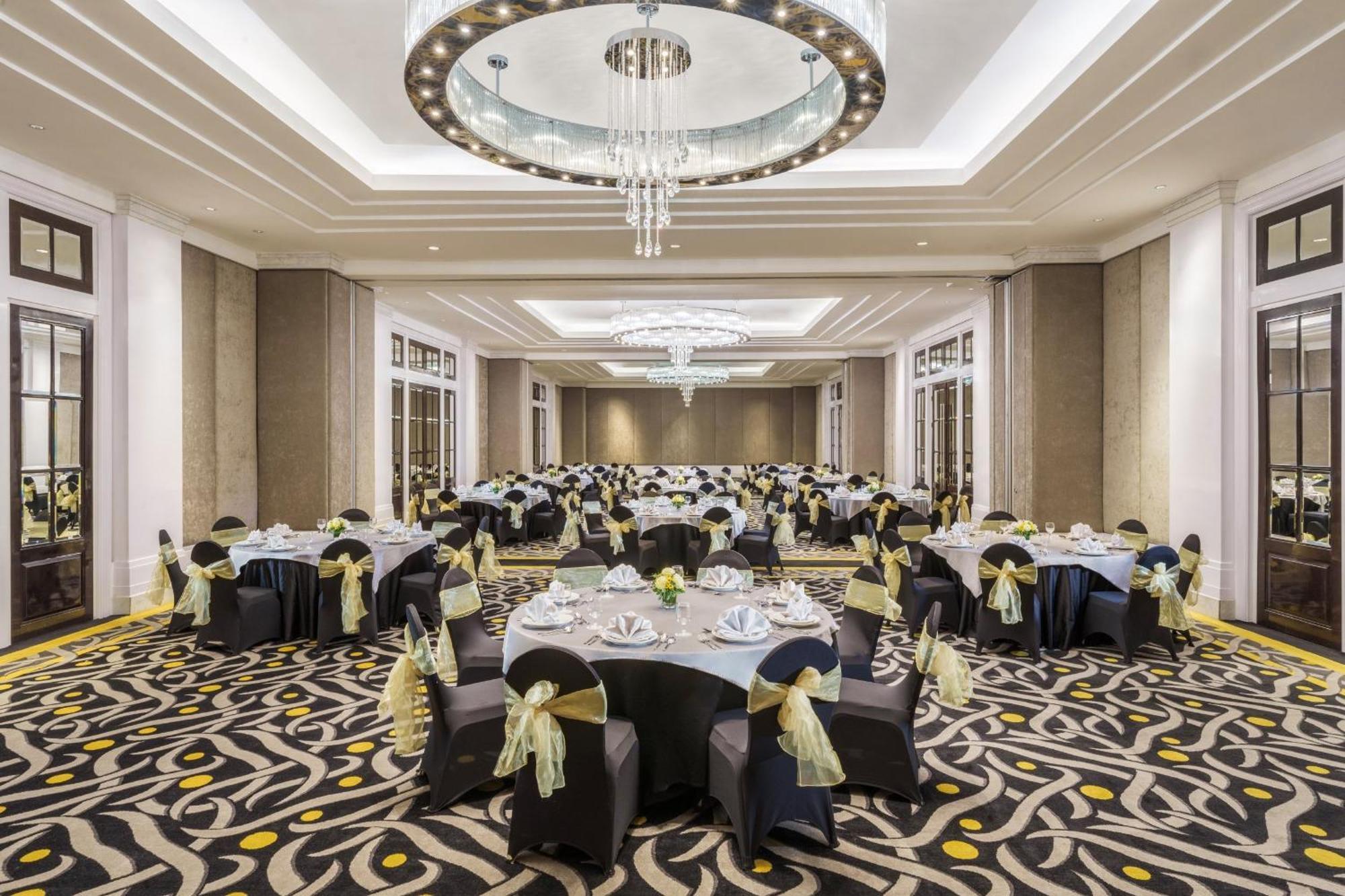 Hotel Ciputra World Surabaya Managed By Swiss-Belhotel International Buitenkant foto