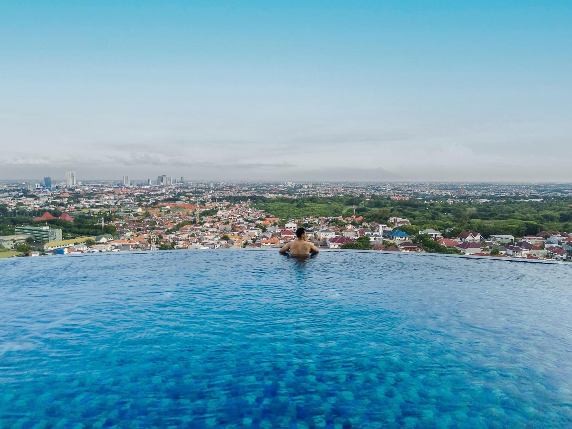 Hotel Ciputra World Surabaya Managed By Swiss-Belhotel International Buitenkant foto
