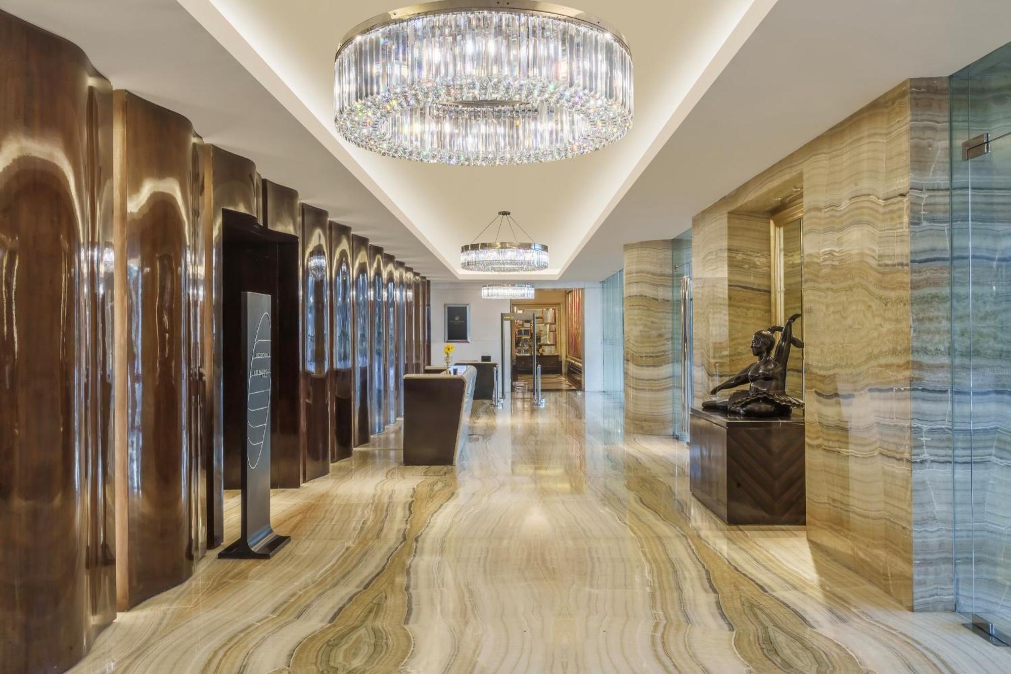 Hotel Ciputra World Surabaya Managed By Swiss-Belhotel International Buitenkant foto