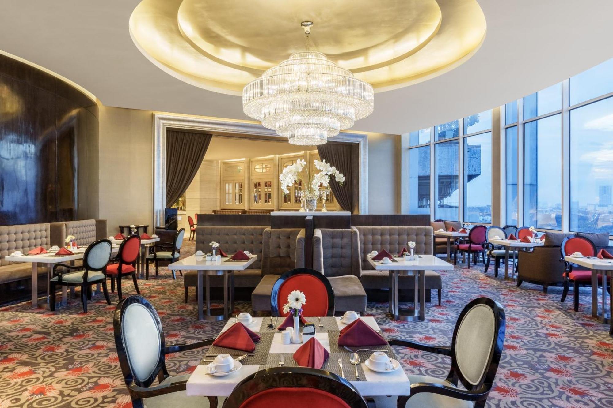 Hotel Ciputra World Surabaya Managed By Swiss-Belhotel International Buitenkant foto