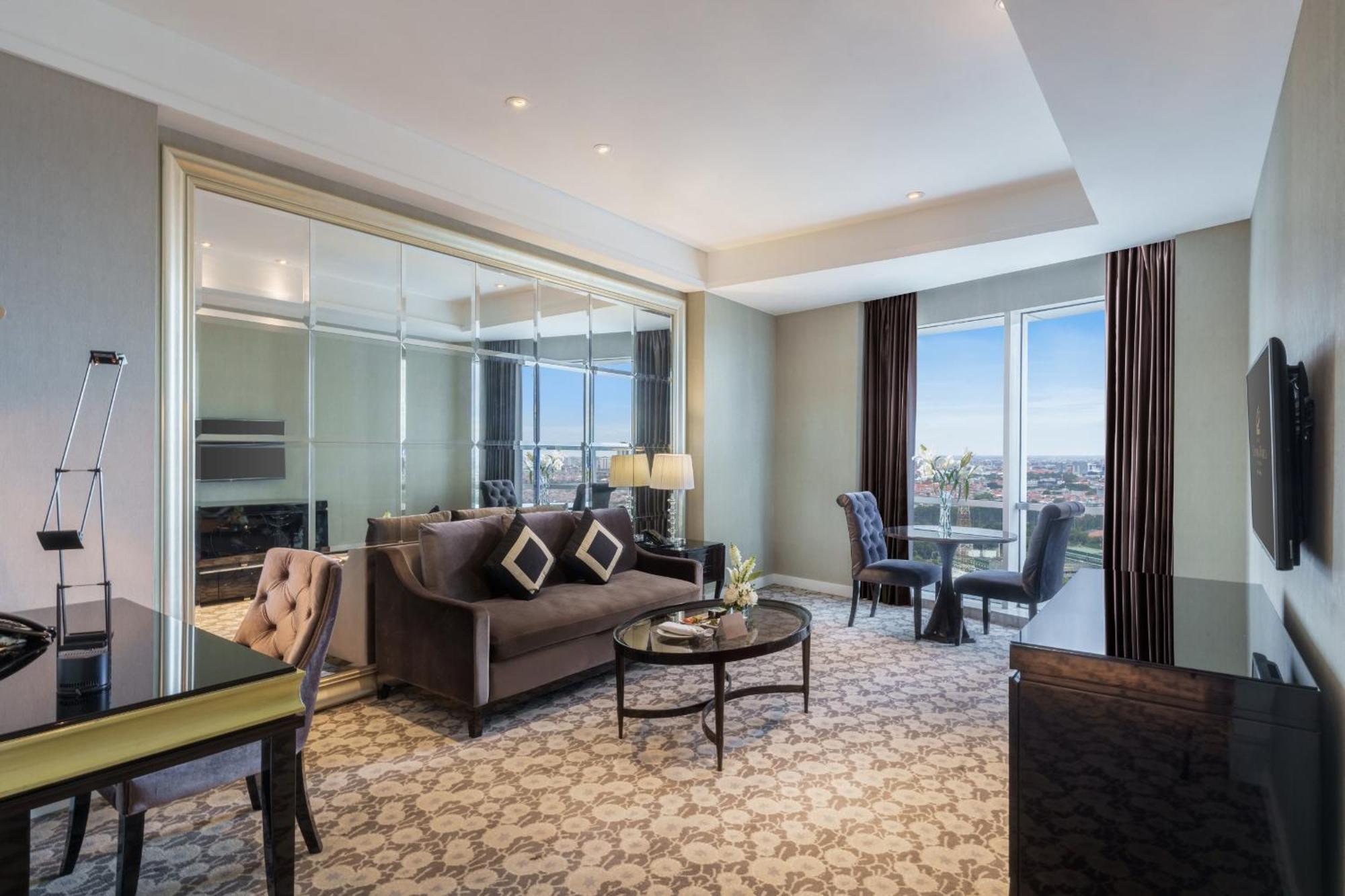 Hotel Ciputra World Surabaya Managed By Swiss-Belhotel International Buitenkant foto