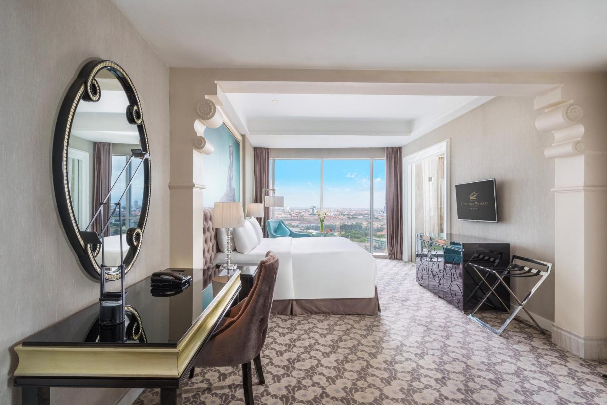 Hotel Ciputra World Surabaya Managed By Swiss-Belhotel International Buitenkant foto